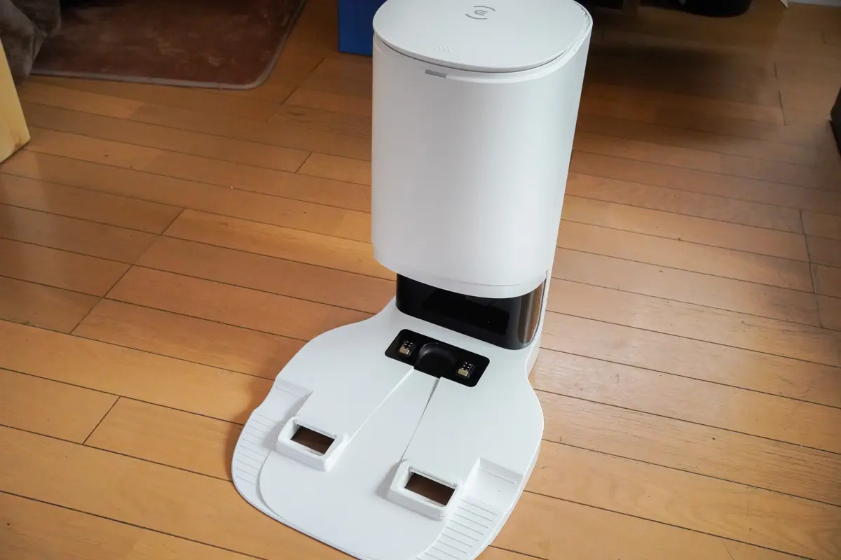 高知インター店 ecovacs ゴミ自動収集・水拭きロボット掃除機の