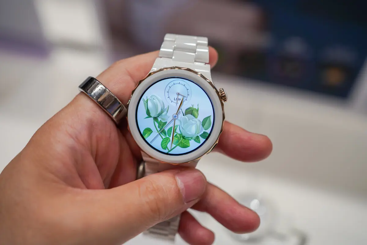 チタンとセラミックの高級素材になった「HUAWEI WATCH GT 3 Pro」発表